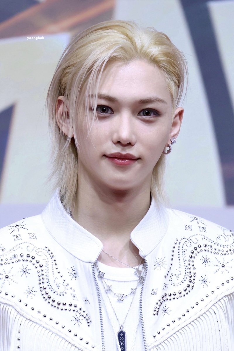 yaongbok915's tweet photo. 251225 가요대전레카 🎄🤍

#필릭스 #Felix #Straykids  #용복 https://t.co/1PD3qTDiEv