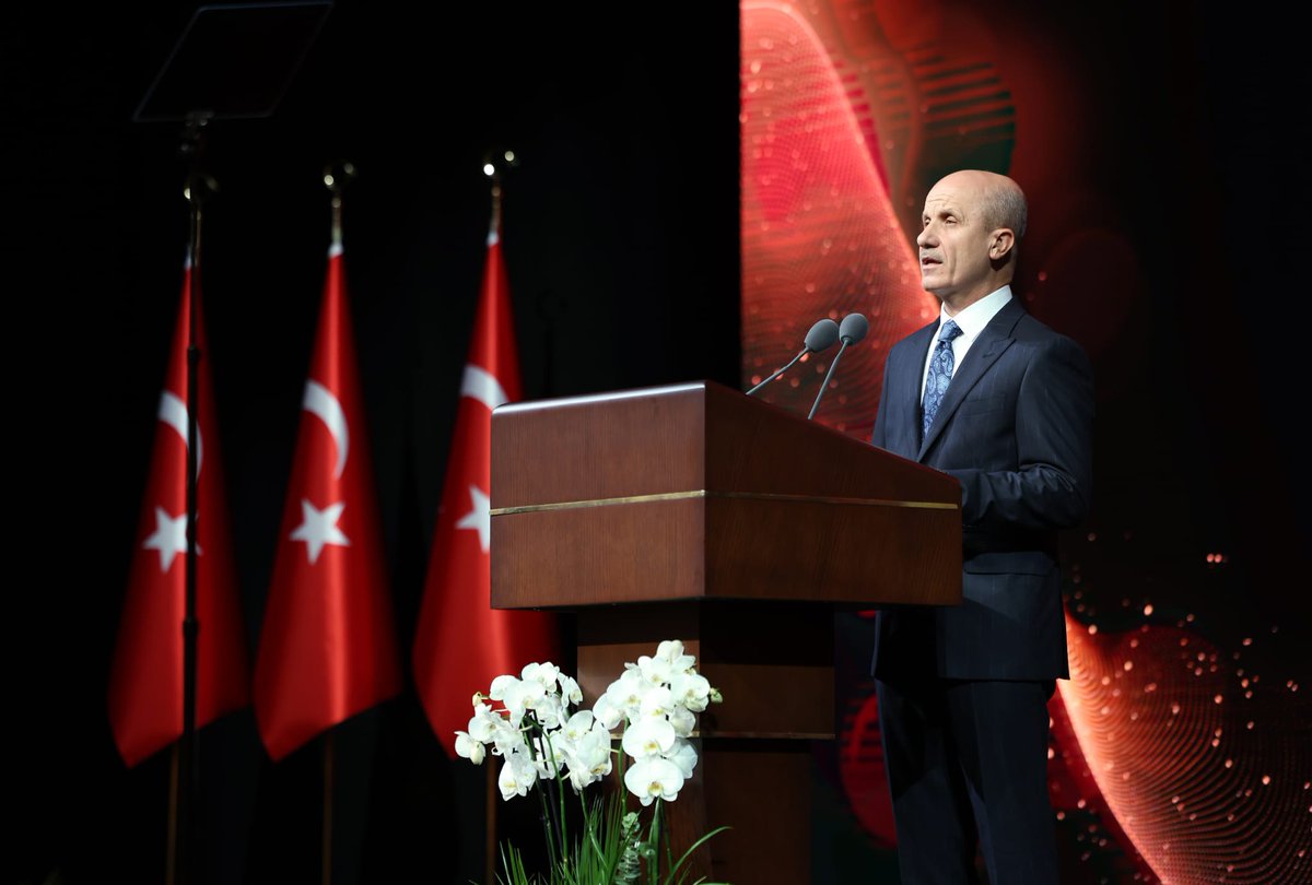 YÖK Başkanımız Prof. Dr. Sn. Erol Özvar’ın, Fatih Sultan Mehmet Vakıf Üniversitesini ziyaretleri sırasında dile getirdikleri: “Dünyanın aradığı sürdürülebilir üniversite modelinin başında vakıflar gelmektedir.” sözleri, vakıf üniversitelerimizin sadece bugünün değil geleceğin