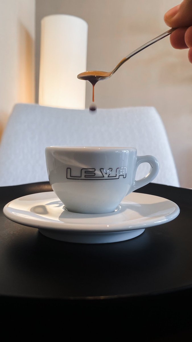 Ghith90's tweet image. قهوة الخميس ينطبق عليها بيت فلاح القرقاح:

حبك اللي من تحت "ثومة القلب" مخشوش
يتجدد بالمفارق ويصفي باللقا