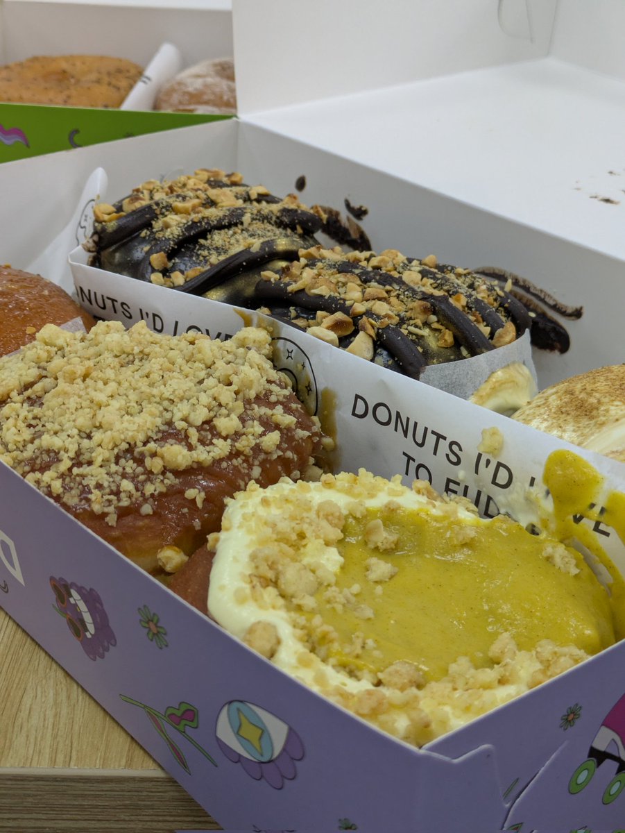 CapichiVN で年末まで開催中の2大Capichi限定販売のドーナツブランド