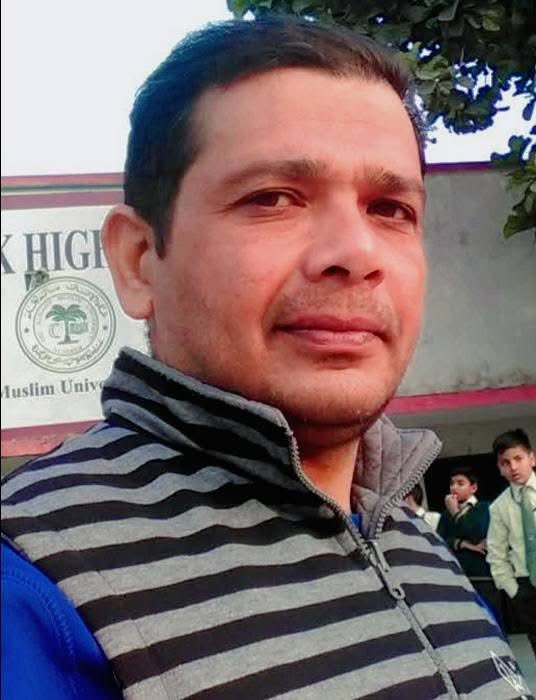 HateDetectors's tweet photo. A teacher was shot dead by armed men inside Aligarh Muslim University.

Rao Danish Hilal, a teacher at ABK Union High School located within Aligarh Muslim University (#AMU), was shot dead by unidentified bike-borne attackers near the Kennedy Hall canteen on the campus at around 9 p.m. on Wednesday, according to a statement made to the media by Neeraj Kumar Jadaun.