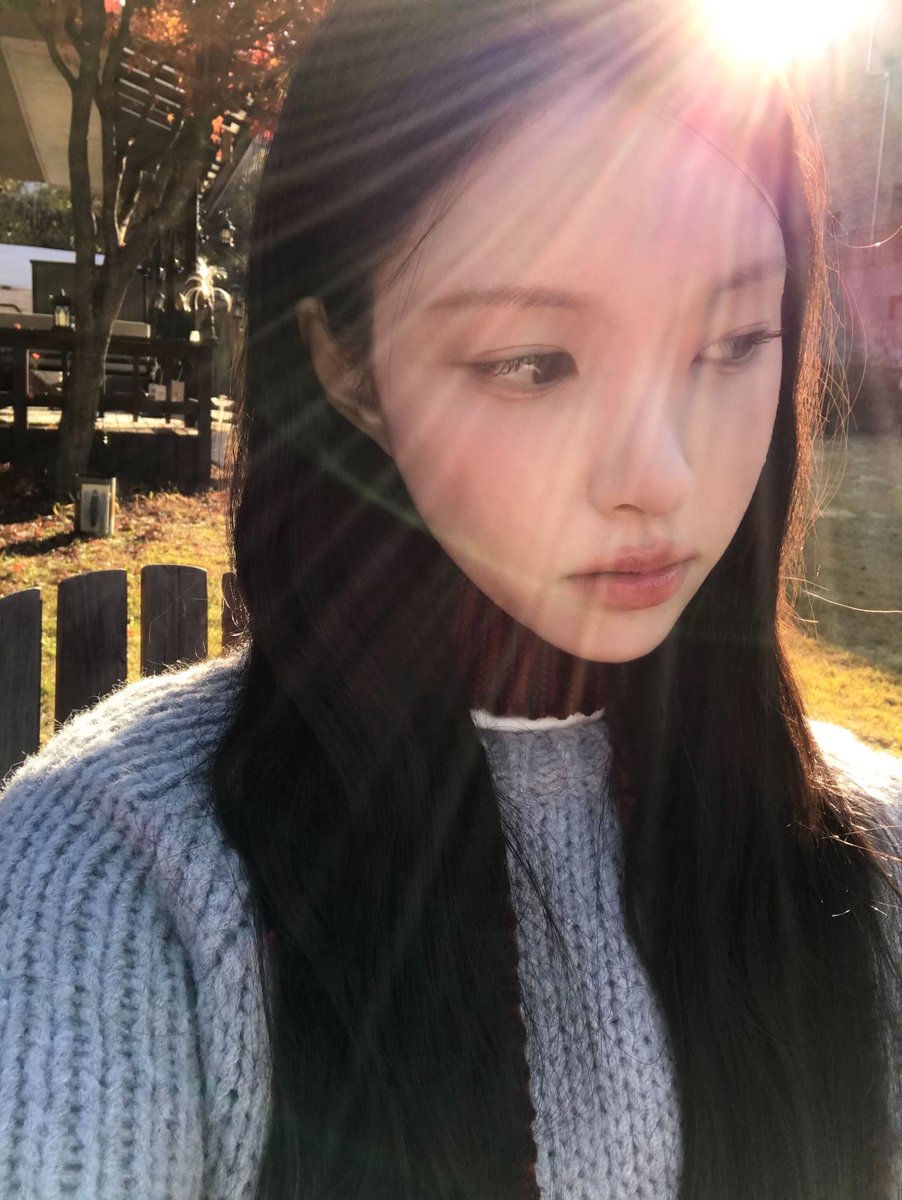 글릿!!! 해피홀리데이🎁🎄❤️💚

#YUNAH #윤아 #ILLIT #아일릿