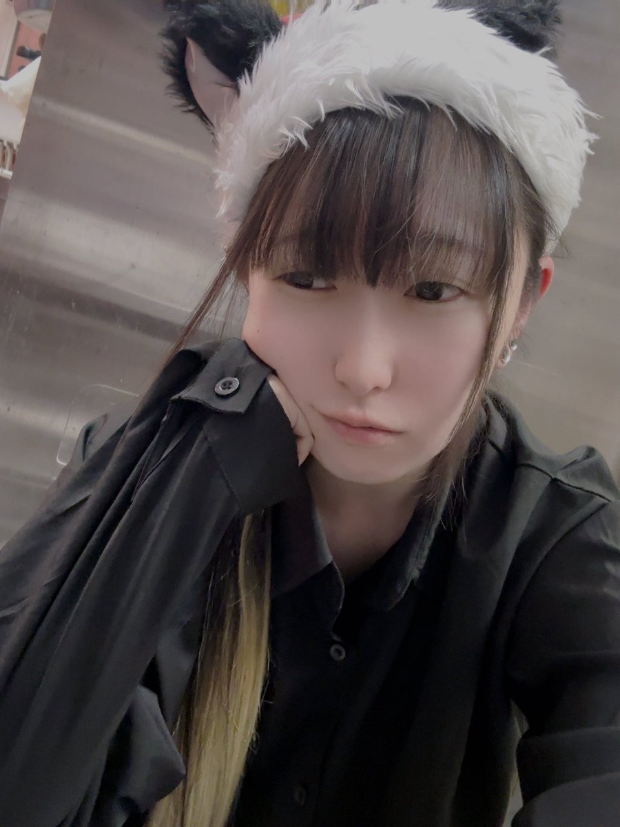 ぐみがにこにこしながら帽子もってきた