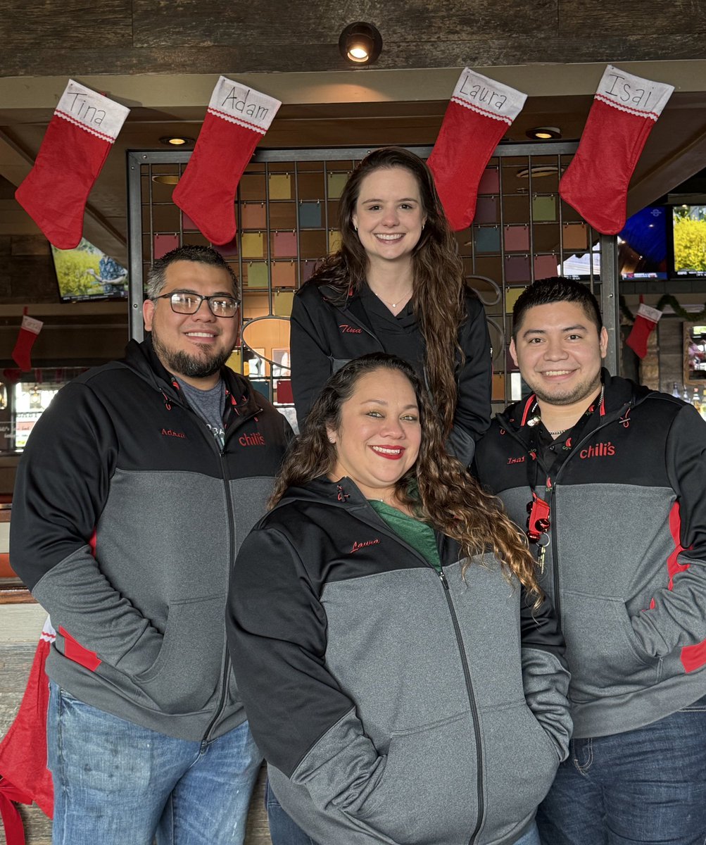 laura robles tweet media