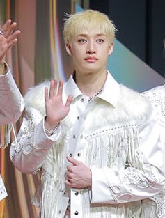 httpshyunchanie's tweet image. all that's left is for it to be dyed orange and we'll have red lights chan back
#SBSGAYODAEJEON2025 #BangChan #StrayKids