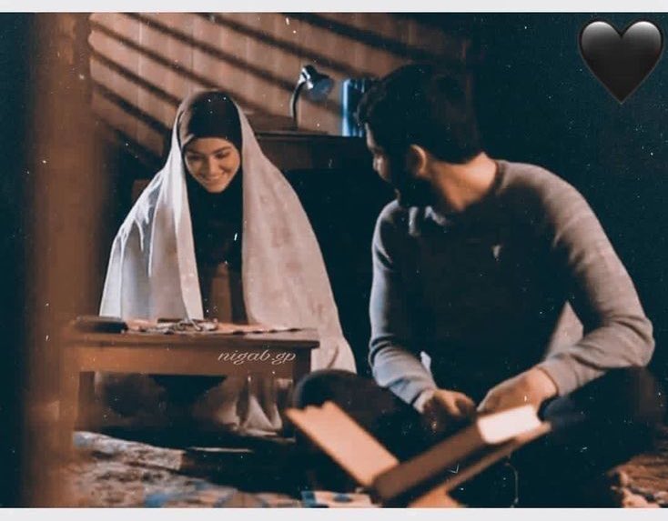 sagittaire99's tweet image. True Love….

Fatima, récitait le Coran lorsqu’elle arriva au verset autorisant les hommes à épouser jusqu’à quatre femmes. Soudain, elle baissa la voix pour que son mari Ali ne l’entende pas.

Ali sourit et lui dit :
« Ne t’inquiète pas, toi seule vaux bien toutes les autres. »