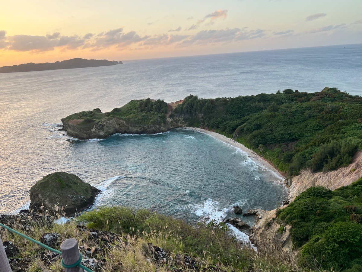 zydabcd's tweet photo. 東京都最南端小笠原母島小富士到着した。 https://t.co/S8iWfw0eDQ