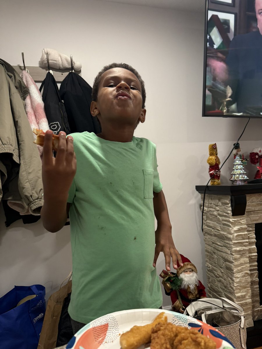 POV: the face you make when the pizza is delicious 😆, image size:900x1200