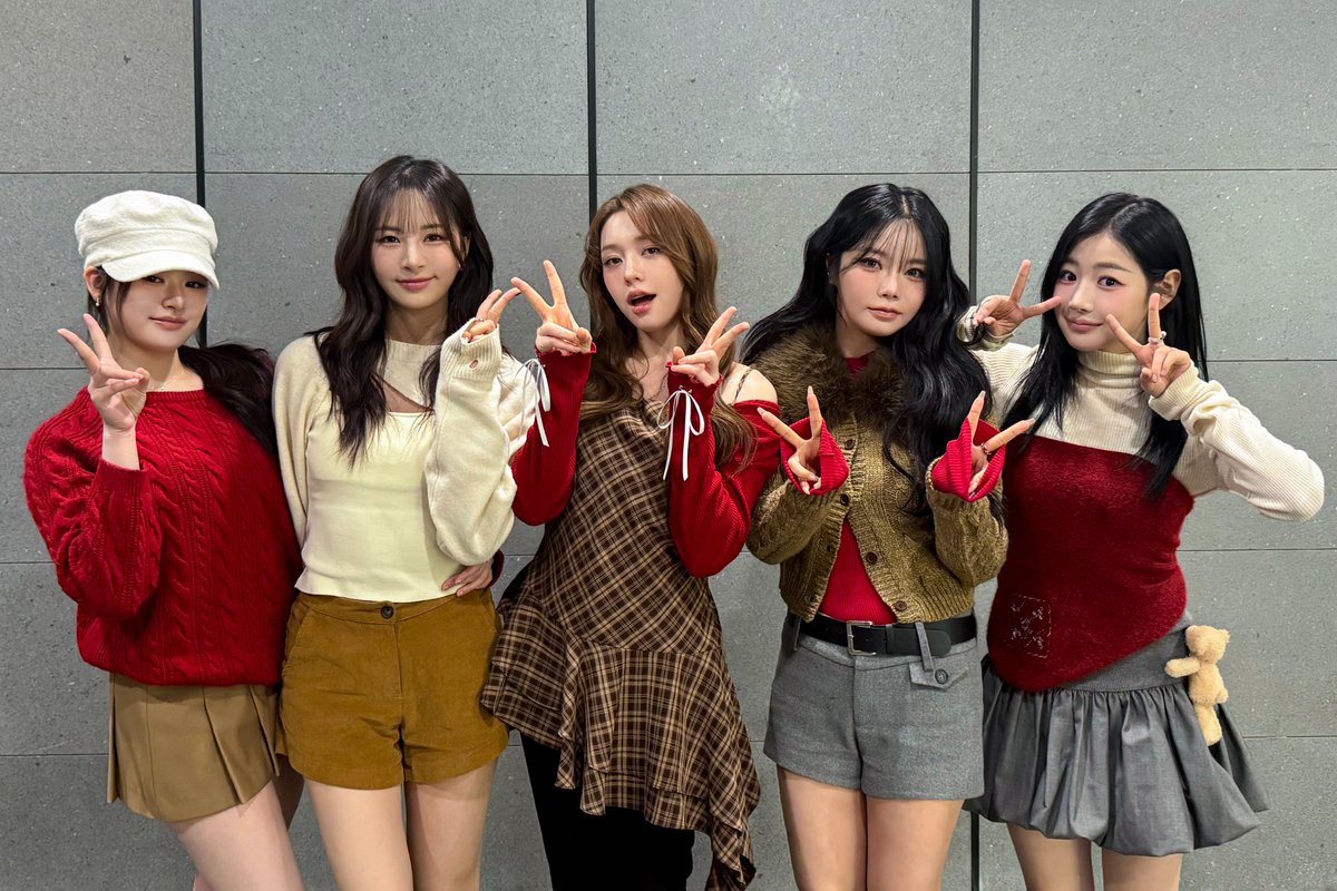 [📸] 2025. 12. 25 

MBC FM4U #두시의데이트안영미입니다 

(\_/)    💕
(  •-•)💕
/>💌

#FIFTYFIFTY #피프티피프티
#KEENA #CHANELLEMOON 
#YEWON #HANA 
#ATHENA 
#두시의데이트 #두데