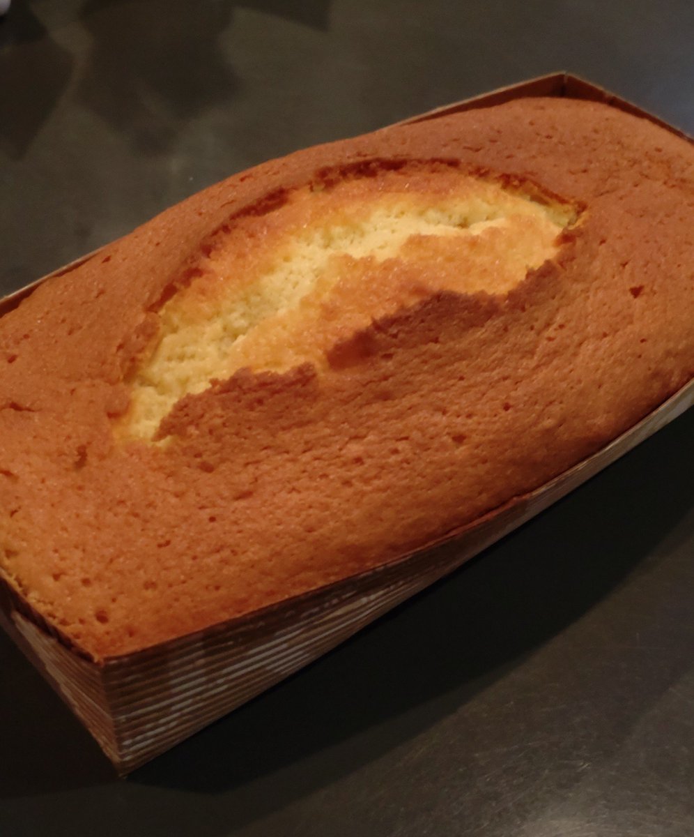 12/25(木)
open　19時〜3時

今日はクリスマスなので、パウンドケーキ焼きました。
ささやかですがサービスさせていただきます
数量限定なので早い者がちです笑

今夜もよろしくです

#尾道
#狢
#ムジナ
#アニソンバー
#BAR
#居酒屋？
#お酒
#食事