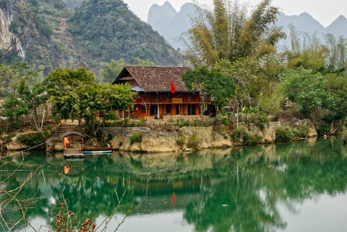 Boss1881's tweet image. Bản Giốc, the Waterfall where nature’s thunder humbles, mist enchants &amp;amp; memories last forever
youtu.be/l74jrv-S7vA?si…
#BanGiocWaterfall #NaturePower #WaterfallWonder #EpicLandscapes #TravelVietnam #HiddenParadise #renoversea