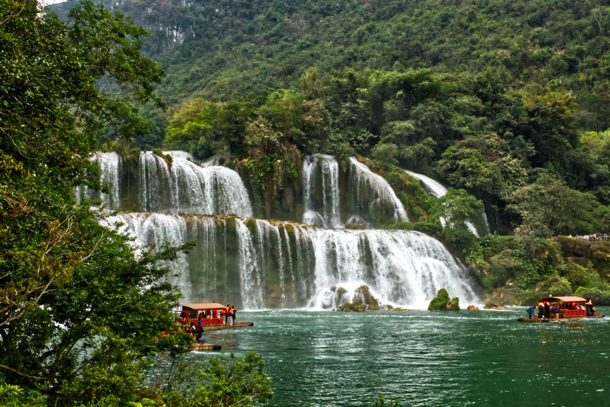 Boss1881's tweet image. Bản Giốc, the Waterfall where nature’s thunder humbles, mist enchants &amp;amp; memories last forever
youtu.be/l74jrv-S7vA?si…
#BanGiocWaterfall #NaturePower #WaterfallWonder #EpicLandscapes #TravelVietnam #HiddenParadise #renoversea