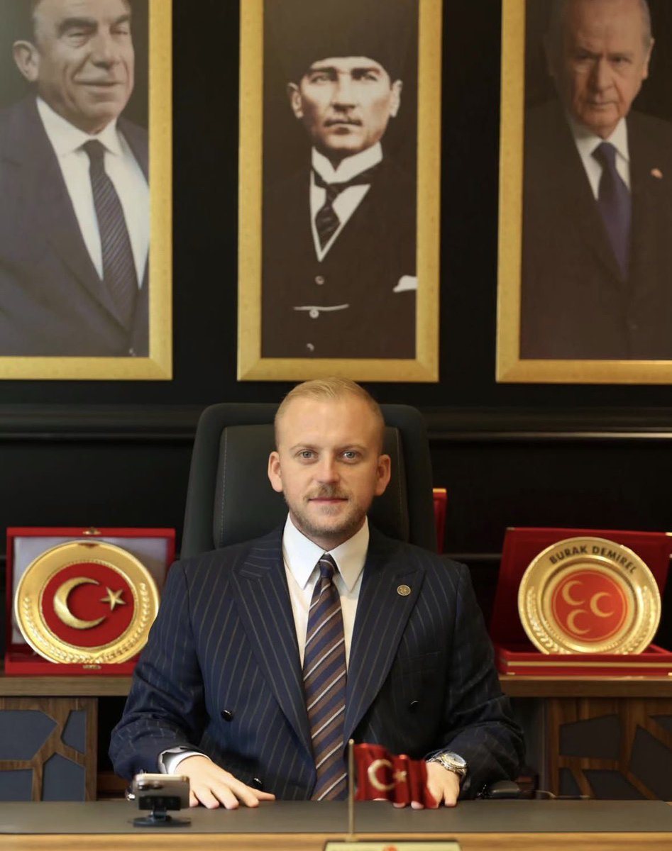 Regaip Kandili’nin;
devletine sadakatle bağlı,
vatanı için fedakârlıktan kaçınmayan,
bayrağını namusu bilen aziz milletimize ve tüm İslam âlemine
hayırlar getirmesini diliyorum.
Birliğimiz daim, dirliğimiz kaim,
Rabbim devletimizi payidar, vatanımızı ebedî kılsın.
Regaip