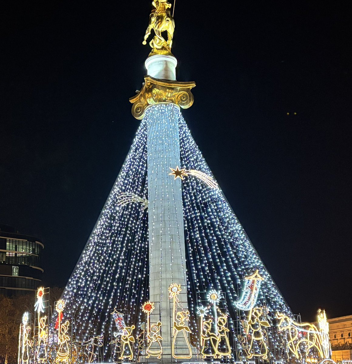 Merry Christmas to all who celebrate. Wishing you and your families peace, joy, and hope during the holiday season and in the year ahead 🎁🎄