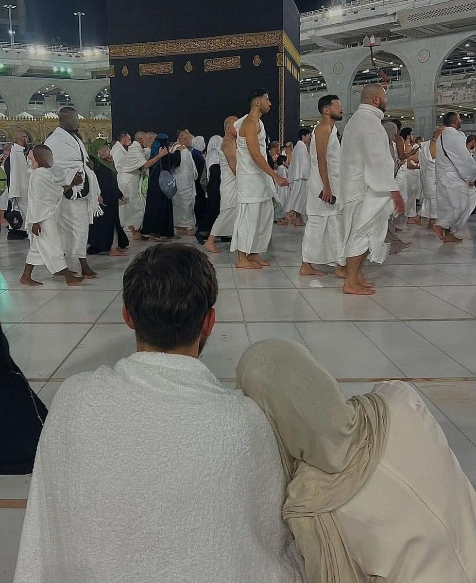 اللهُم هذا القُرب مع من نُحب.