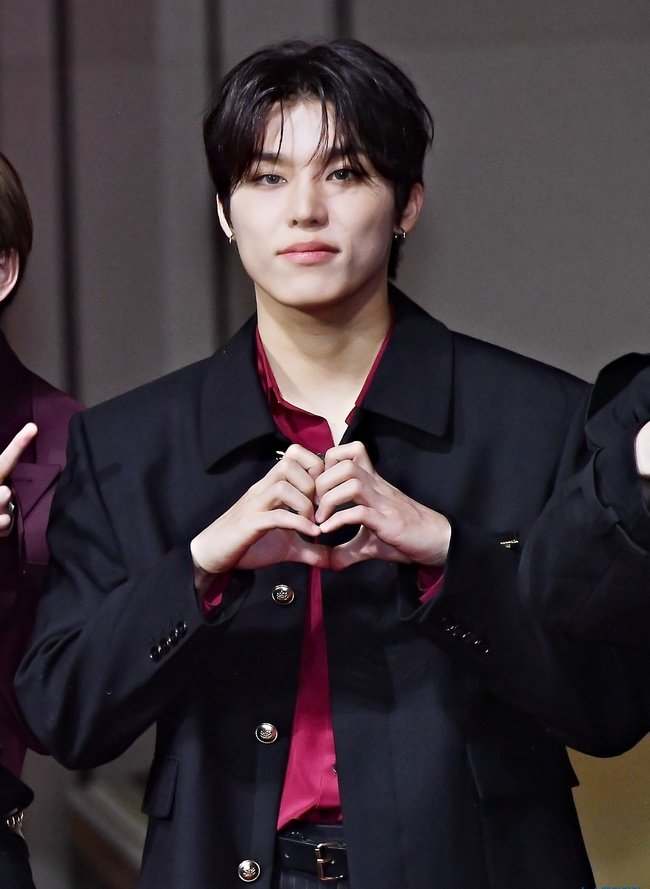 251225 #PARKJEONGWOO stuns at the 2025 SBS Gayo Daejun Red Carpet.