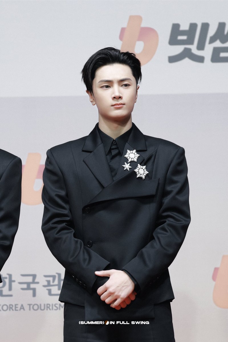 summerinfullswing tweet media