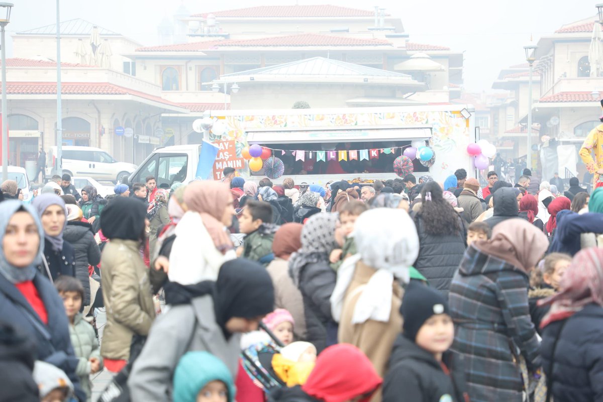Şehirde tatlı bir telaş var :) 

📍Mevlana Meydanı #Şivlilik