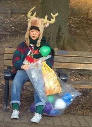 10年くらい前の上京したての頃　井の頭公園で風船を配って仲間を増やそうとしていた時の写真