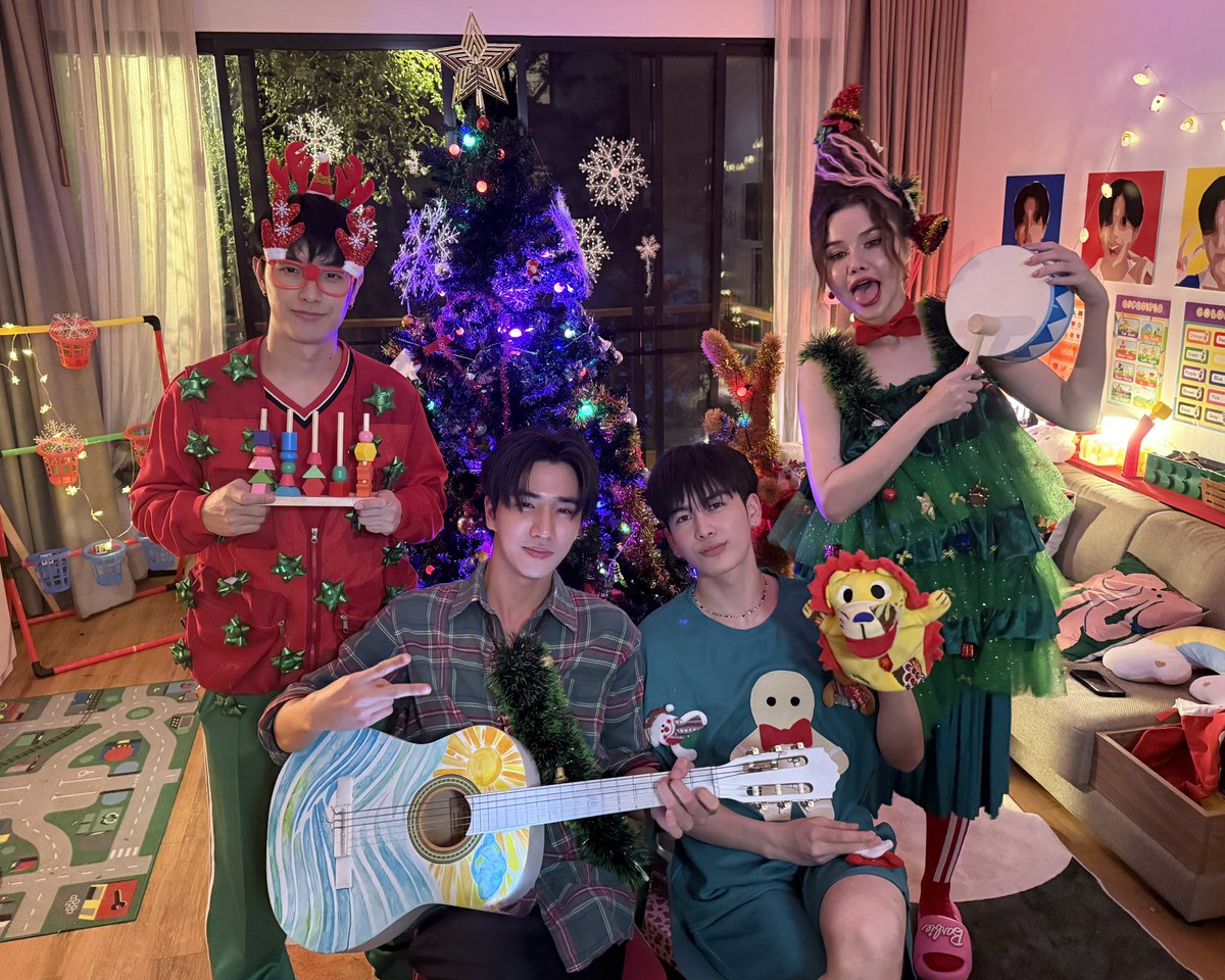 Merry Christmas ˚｡⋆｡🎄 คูมซานต้าชอบเด็กดี เด็กๆ ทุกคนต้องเป็นเด็กดีกานน้าา🎅🏻✨

#LoveYouTeacherS...