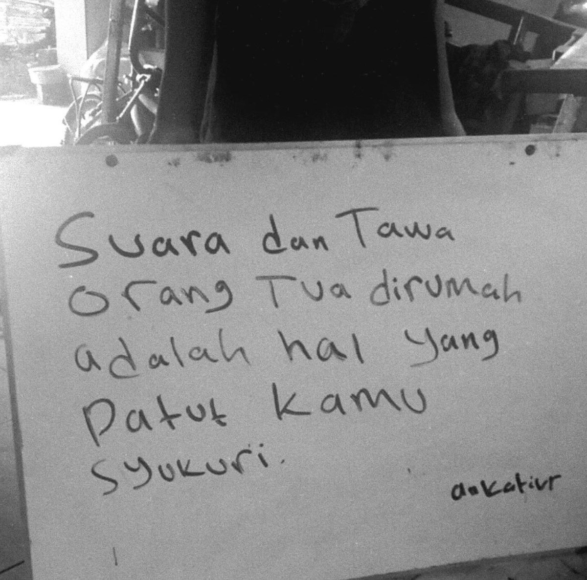 pocomnkg (@mhdarieff_) on Twitter photo 