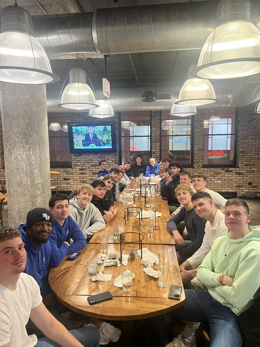 bupilotsmbb's tweet photo. The Pilots traveled into Chicago for practice at Northwestern, sightseeing downtown Chicago, and dinner at Giordanos! 

Looking forward to gameday tomorrow @ Governors State.

Thankful to former player Nathan Aerts for stopping by dinner! https://t.co/lnLvsS71mp