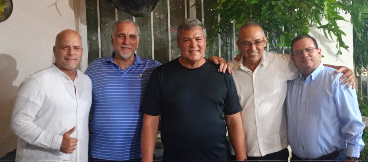 GHNordelo5's tweet image. Para #LosCinco, el 17 de Diciembre es una fecha "sagrada" y tenemos que reunirnos. Es nuestro "Día de Acción de Gracias", en el que agradecemos a todas las personas que pusieron su granito de arena para que - contrario a los deseos de la mafia miamense- hoy seamos libres. #Cuba