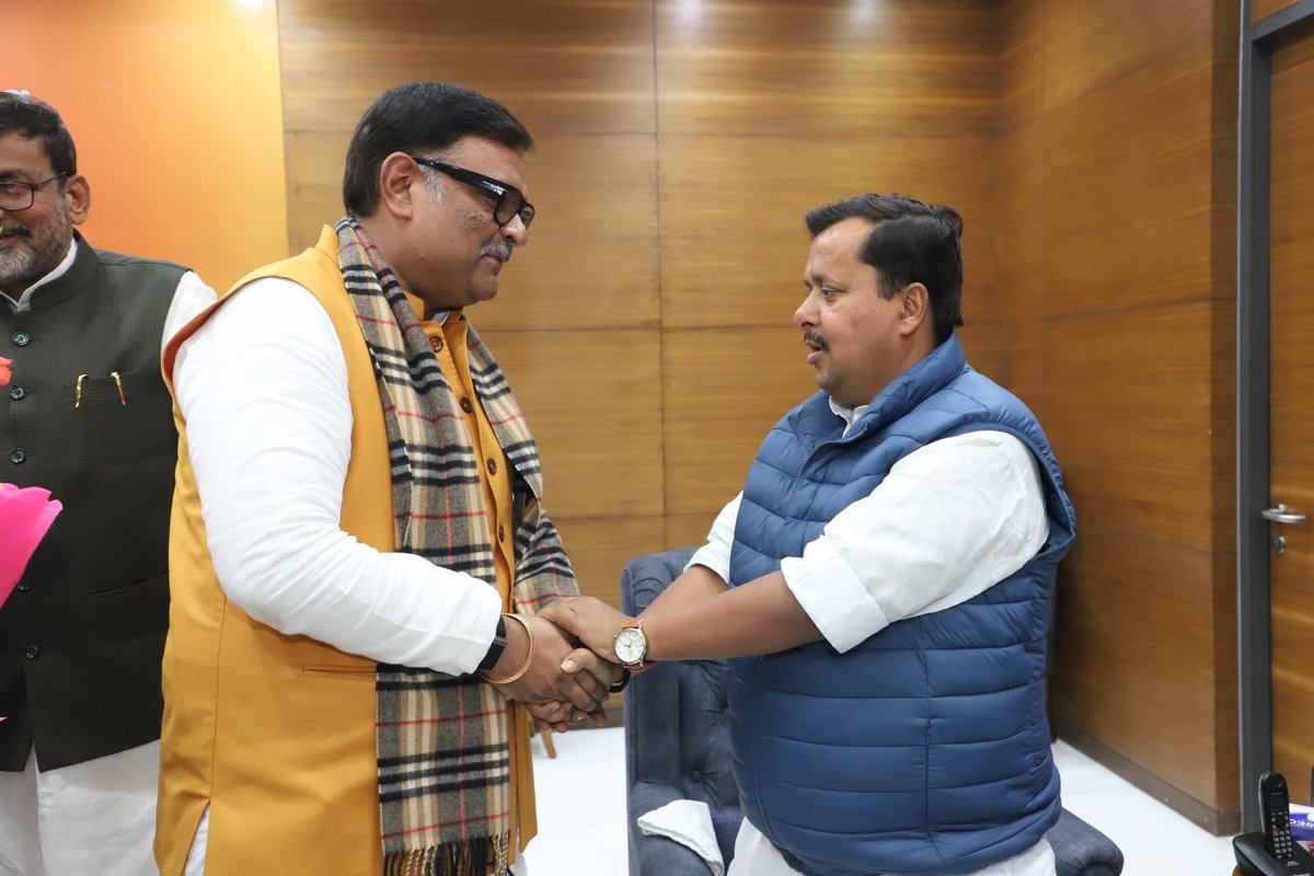 हिंदू Subrat Pathak tweet media