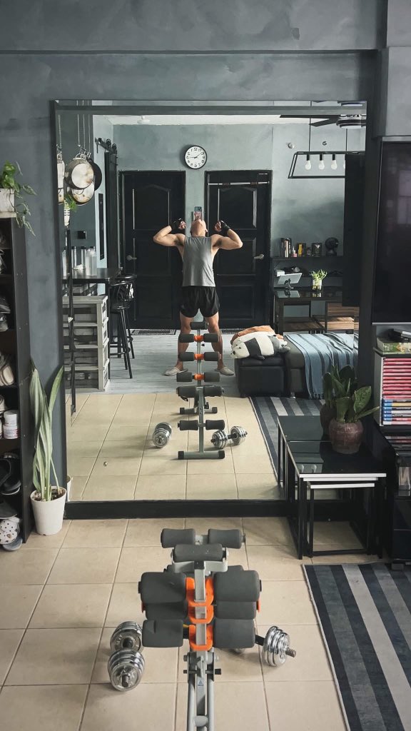 Blue Oreo tweet media