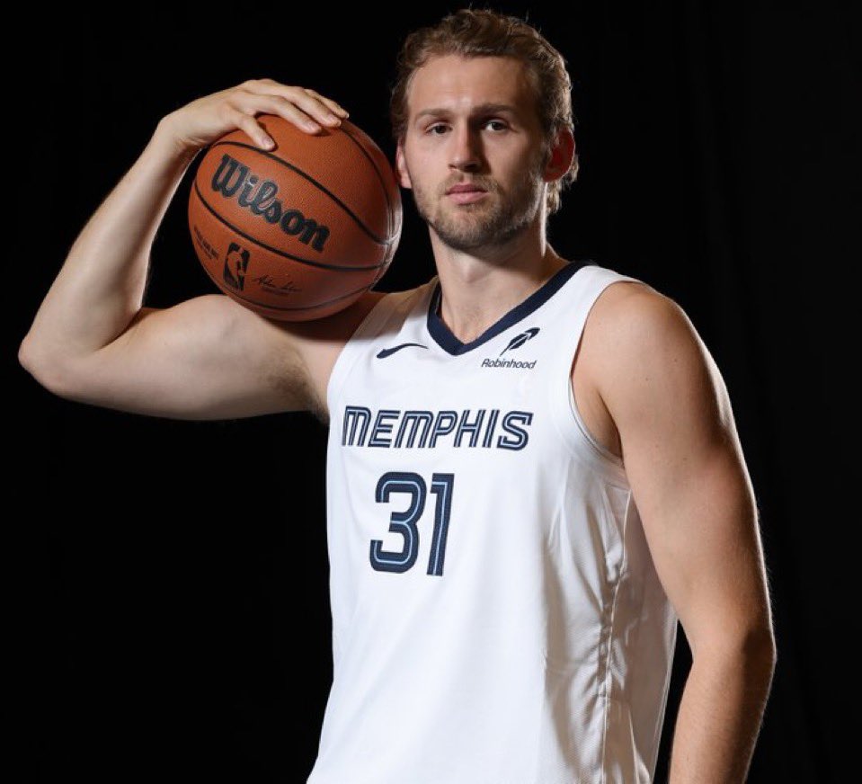 Jock Landale tonight:

20 PTS
10 REB
4 3PM
3 AST
2 STL
1 BLK
+15
W