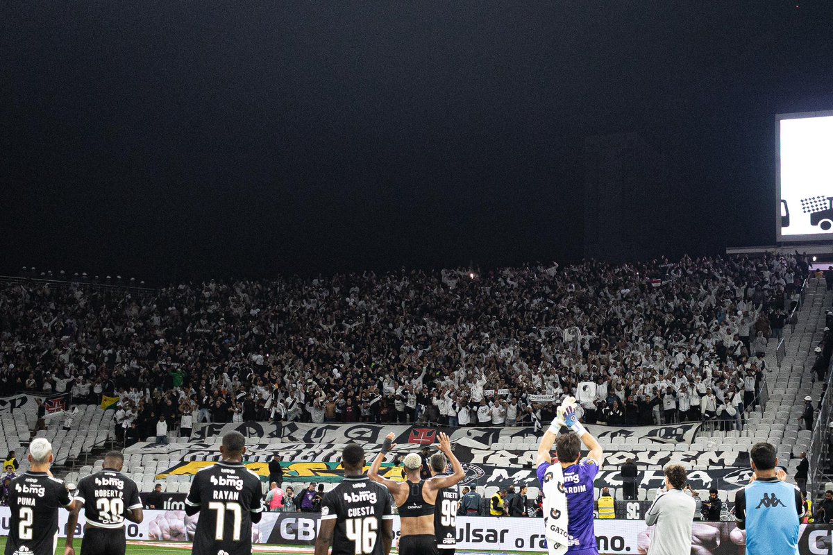 VascodaGama's tweet photo. Nosso agradecimento a cada torcedor vascaíno que compareceu na Neo Química Arena para nos apoiar na noite desta quarta-feira! 🫂

Lutamos juntos nos primeiros 90 minutos de decisão da Copa do Brasil e domingo lutaremos de novo para sair campeão! 💢 

📸 Matheus Lima e Dikran Sahagian | #VascoDaGama