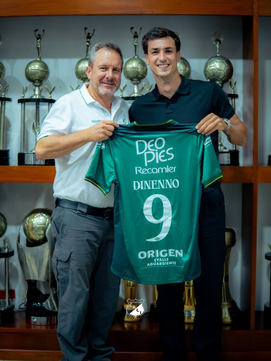 canterano_'s tweet photo. *Le sonrió al celular
Mi Tia: como me lo tiene de embobado la novia

Lo que estoy viendo: https://t.co/dMxm4oTfTj
