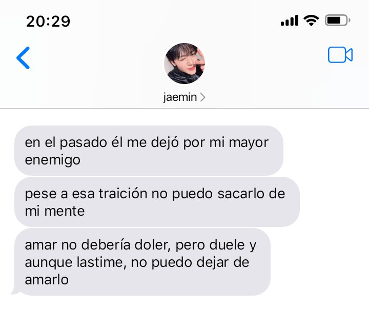 iRJVERS's tweet photo. Renmin au — Invisible

Jaemin nunca quiso ser visto, pero Renjun jamás dejó de mirarlo. Cuando sus vidas vuelven a unirse surgen secretos y heridas, el amor que quedó inconcluso en el pasado puede regresar. https://t.co/PEcFEpBW1j