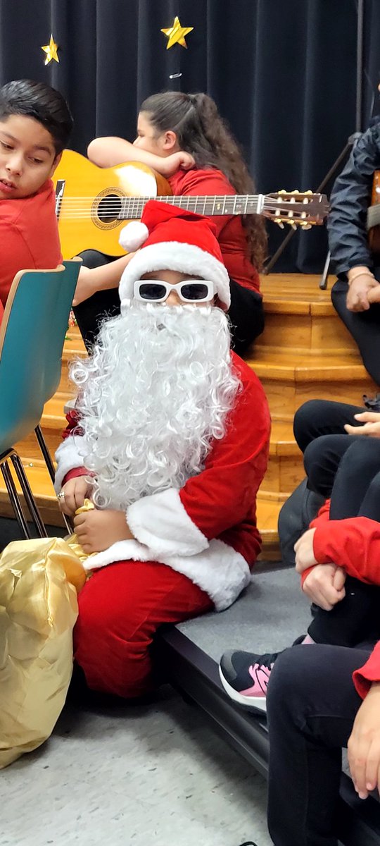 CarterMusicCW's tweet photo. The Carter Academy students were magnificent in today's Winter Show. It was a great collaboration!
Special thanks to the Orchestra, Choir, Drama, Dance, Cheer performers and teachers. https://t.co/Ek4C5HGitp