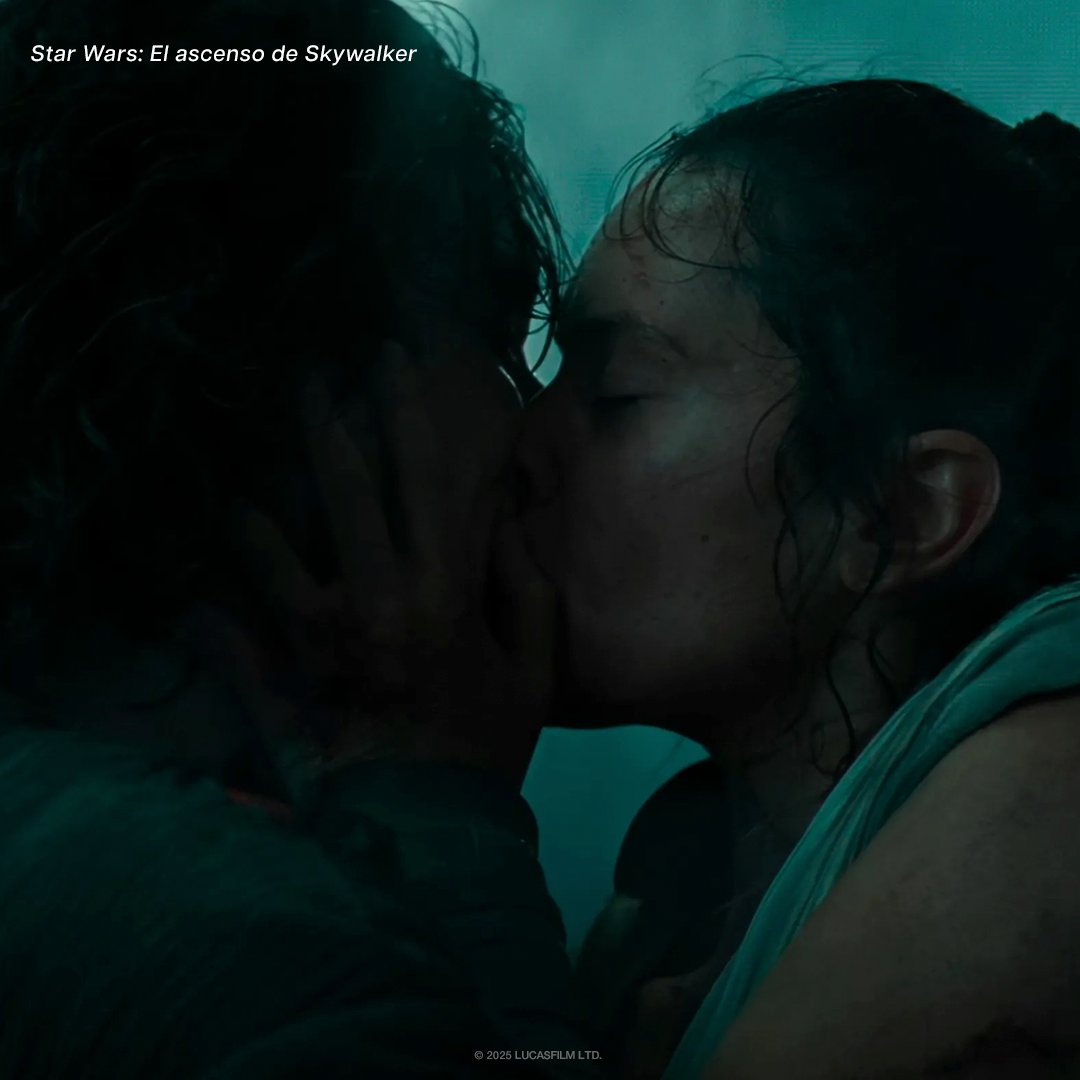 StarWarsLA's tweet image. El amor está en la galaxia.