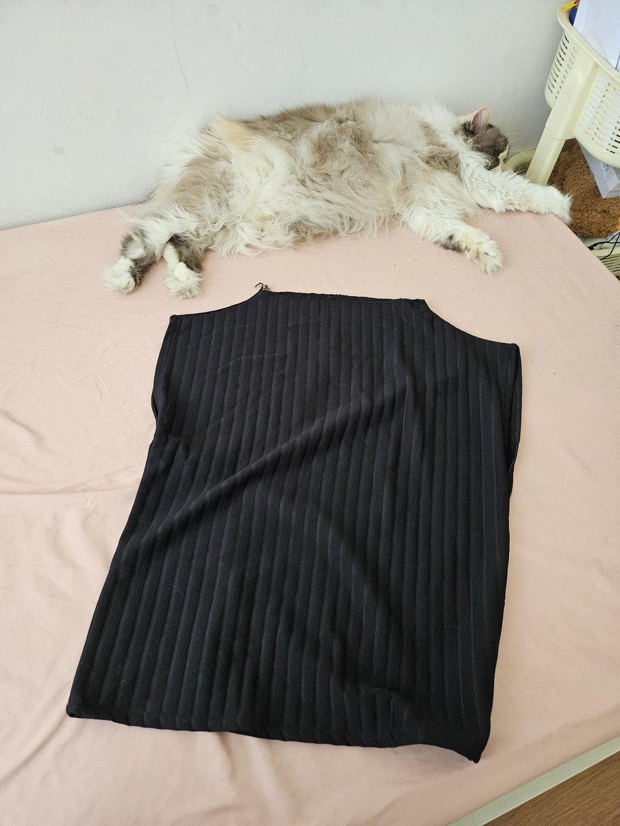 berrybunnays's tweet photo. inner baju tanpa lengan. 5k/each https://t.co/nBpKDUL0ne