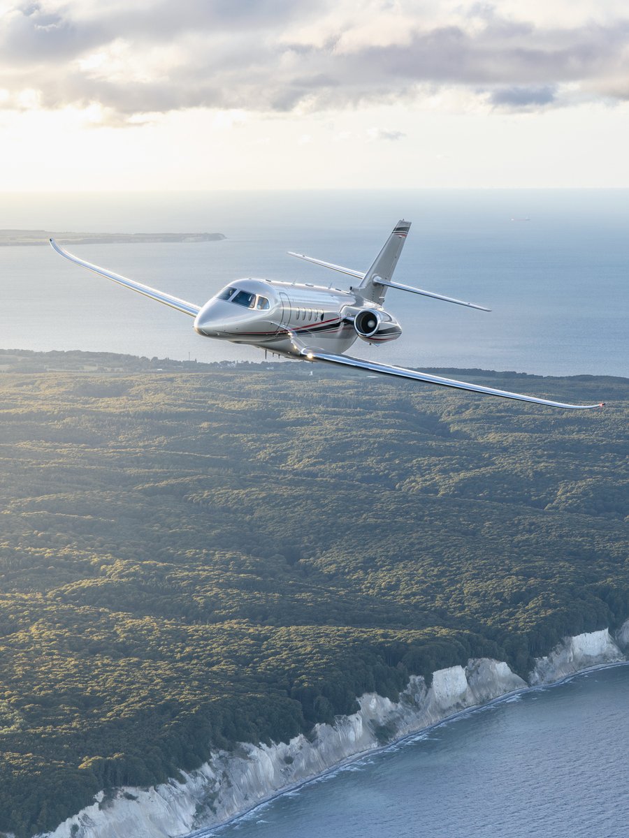 Grace in motion ✨

#cessna