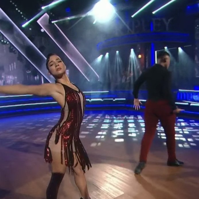 xmnncc's tweet image. Que vergüenza que le ganará Claudio a estas dos reinas, totalmente un chiste el jurado 🤢 #FiebreDeBaileCHV