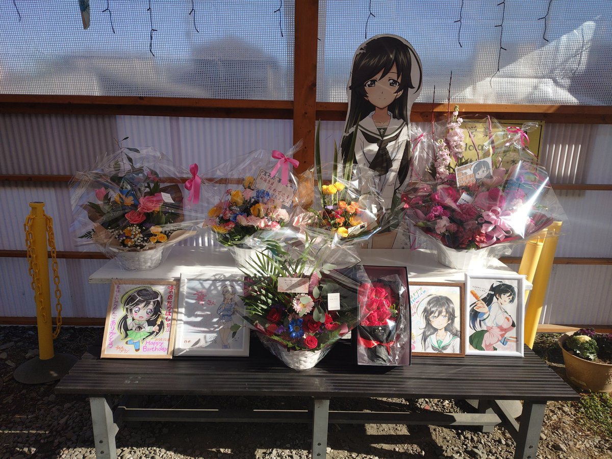 mitsu_dango's tweet photo. 先日は華誕ありがとうございました😊

陽気もよく、皆さまと盛大にお祝いすることができました✨ありがとうございます🙂‍↕️

華誕クリアファイルは、たかはしにて販売しております😊
よろしくお願いします🙇 https://t.co/H4PldMuK3o