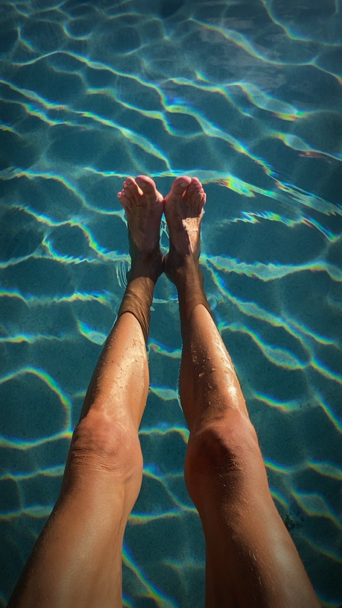BeachLegsToes's tweet photo. Just dipping my toes in the pool 💦 https://t.co/edGW9LgpZ3