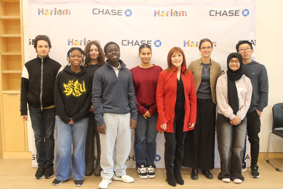 sei_stem's tweet photo. SEI scholars recently had the opportunity to hear from Lauren C. Anderson, a global security expert and former senior FBI executive, during one of our Saturday Sessions 🙌

Connecting scholars with leaders like Lauren helps broaden their understanding of what’s possible. https://t.co/EGe8NAUf5o