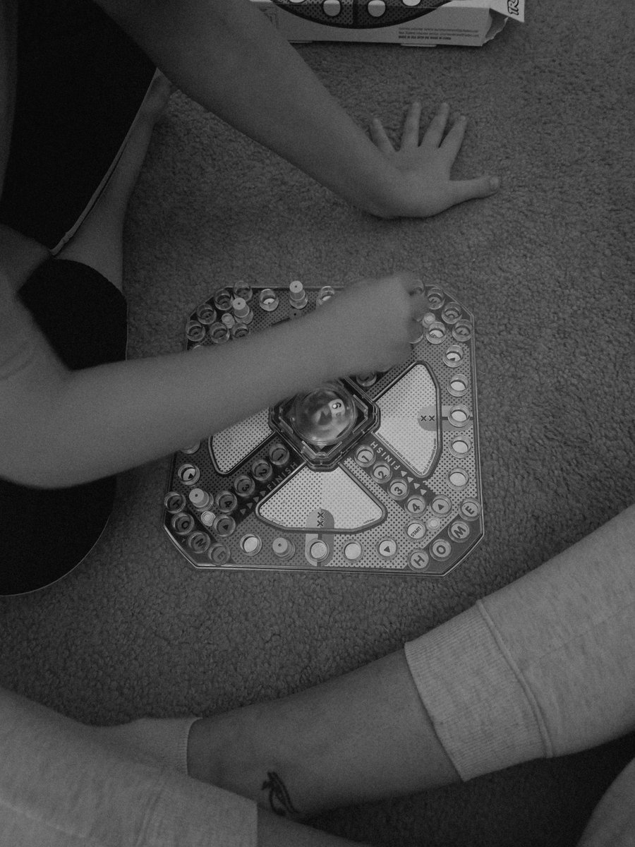 🌻 J-V tweet media