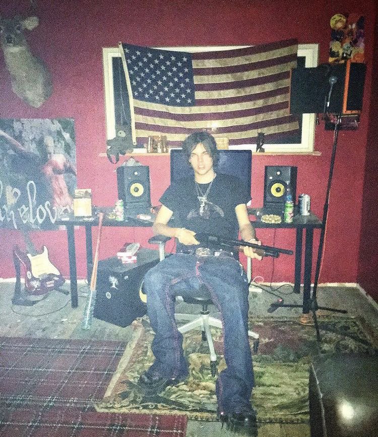 ╋━ mordum 🧟‍♀️ shedtwt tweet media