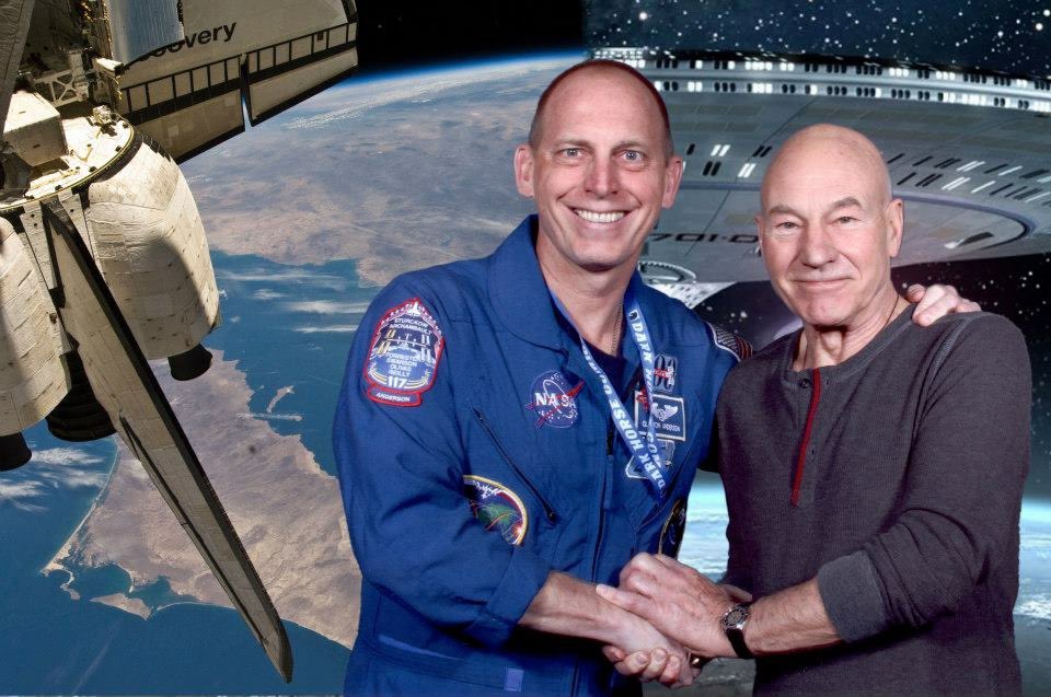 Astro_Clay's tweet image. All great #Astronauts have big ears, big noses, are follically-challenged, and pose in front of their spaceships…