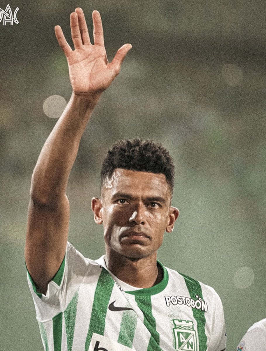iIvan_MolinaV's tweet photo. ATENCIÓN POR FAVOR 

🚨ÚLTIMO MOMENTO🚨

William Tesillo mandó a pedir a Nike pantalonetas con bolsillos más grandes. 

No le entran más delanteros. https://t.co/bUfgv9LJYq