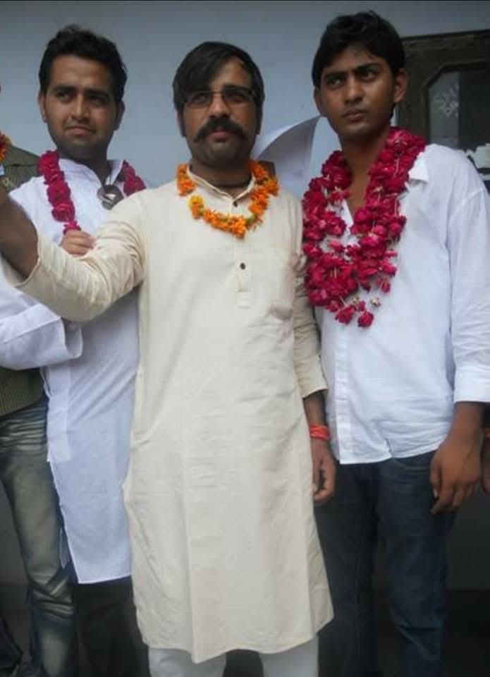 kisansahab's tweet photo. 2011 के वो यादें जब मैं राज सिकन्दर मीणा अध्यक्ष और आज के वर्तमान राजस्थान में क्रांतिकारी पत्रकार जितेश जेठानंदानी महासचिव बने।
जितेश में जो बेधड़क सवाल पूछने का जज्बा आज पूरा राजस्थान देखता है वो 2007 से 2012 तक छात्र राजनीति में भी यादगार रहा है।
@aajtak @jethanandani14 https://t.co/4HxqkWdaGf