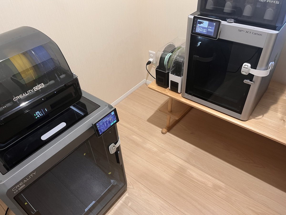 aobeco_art's tweet image. うちのBambuとCreality、仲良く一緒にフィラメント詰まりしましたw

もうすぐ年末ですし、忘年していいですか...？
#3Dプリンター