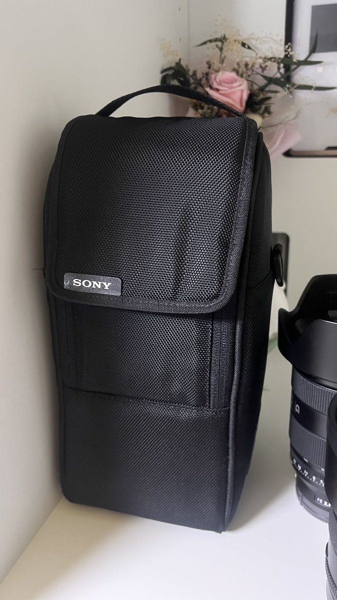 윤하를 찍던 렌즈를 판매했습니다. 생활고는 아니니 걱정은 하지 않으셔도 됩니다.
윤하가 1순위던 제 20대가 마무리된 것 같아서 헛헛하네요