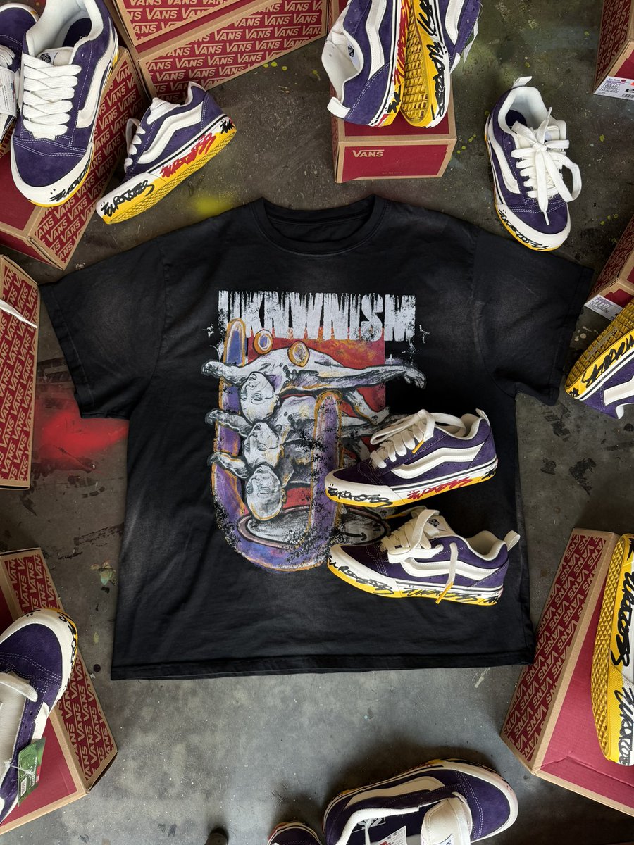 EURODOES's tweet photo. “BRUISED ROYALTY” EUR @VANS 
w/ UKNWISIM SET UP https://t.co/AsgBF5REFI