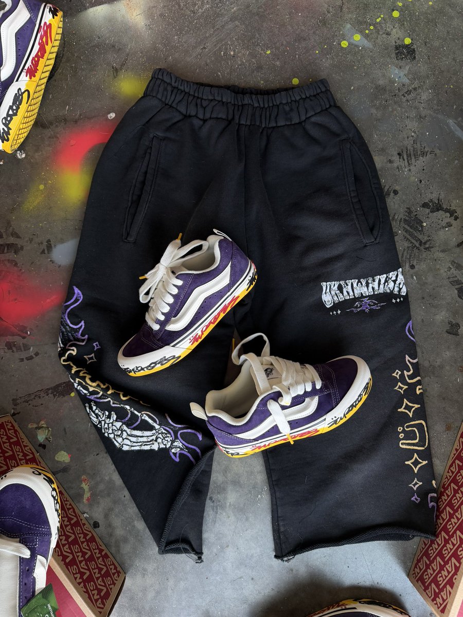 EURODOES's tweet photo. “BRUISED ROYALTY” EUR @VANS 
w/ UKNWISIM SET UP https://t.co/AsgBF5REFI